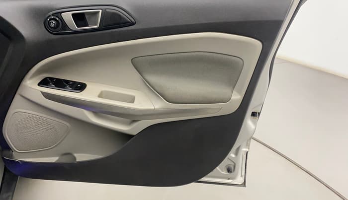 2015 Ford Ecosport TITANIUM 1.5L PETROL AT, Petrol, Automatic, 62,217 km, Driver Side Door Panels Control