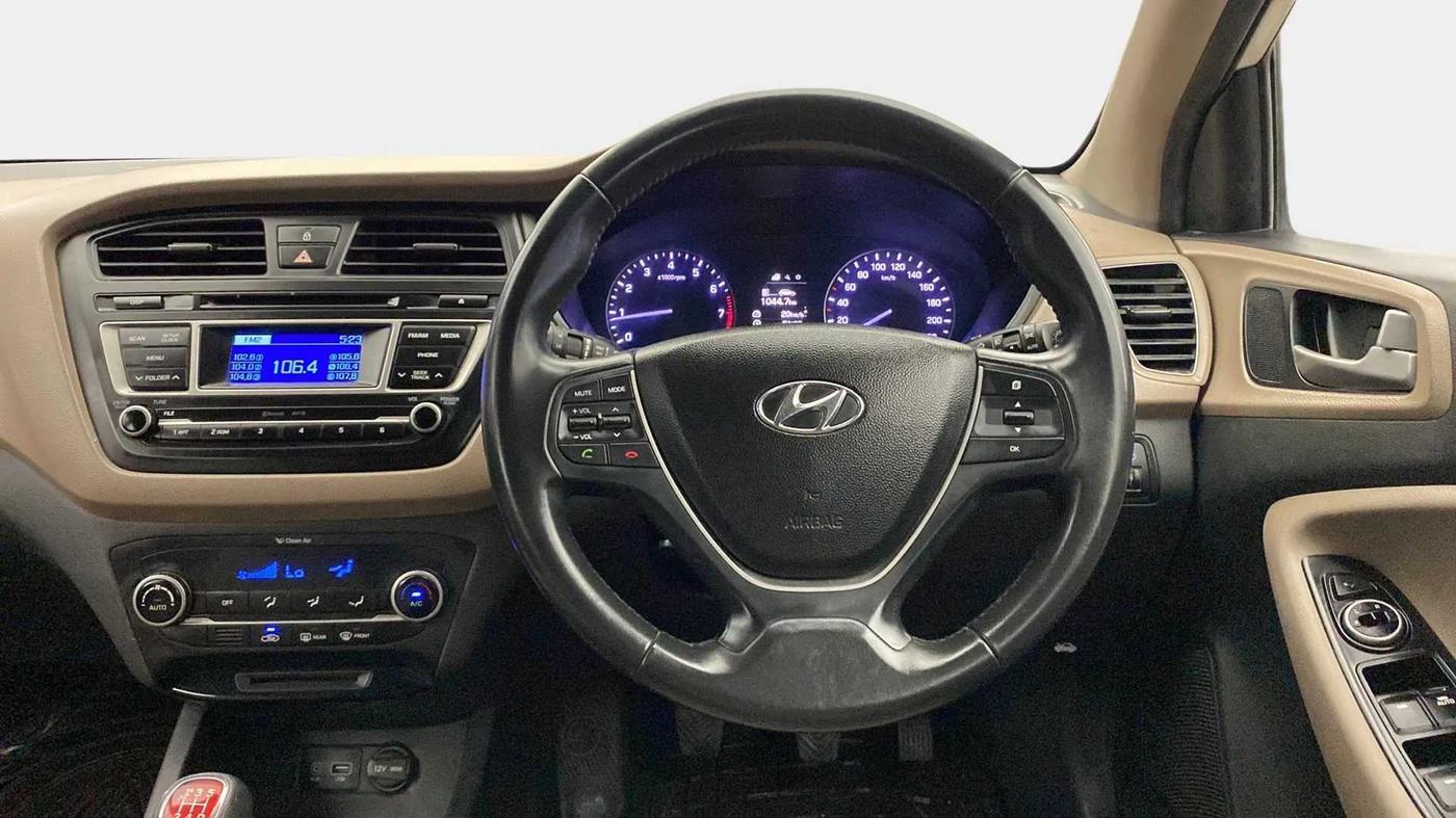 2015 Hyundai Elite i20 ASTA 1.2, CNG, Manual, 71,476 km, Steering Wheel Close Up