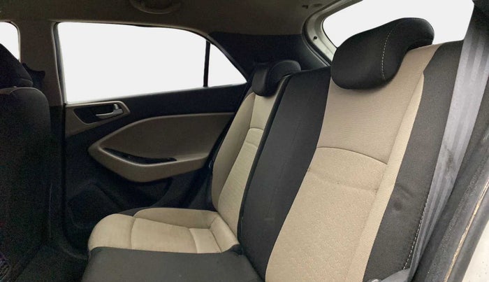 2015 Hyundai Elite i20 ASTA 1.2, CNG, Manual, 71,476 km, Right Side Rear Door Cabin