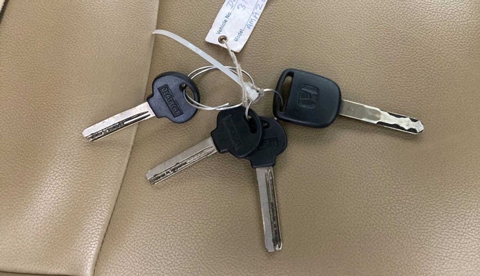 2015 Honda Amaze 1.2L I-VTEC S, Petrol, Manual, 53,909 km, Key Close Up