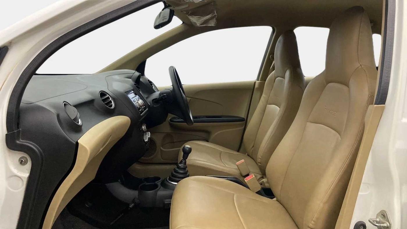 2015 Honda Amaze 1.2L I-VTEC S, Petrol, Manual, 53,909 km, Right Side Front Door Cabin