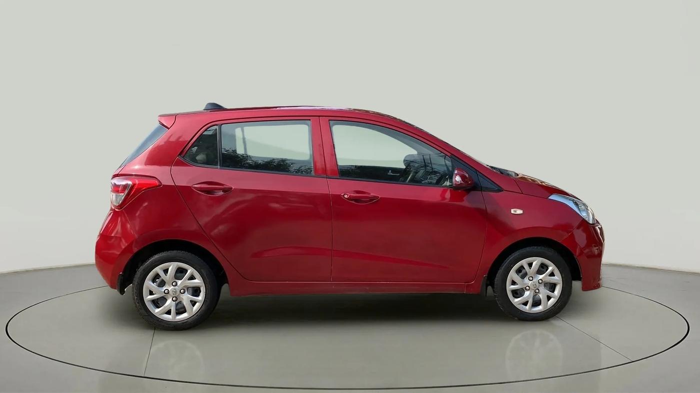 2017 Hyundai Grand i10 SPORTZ 1.2 KAPPA VTVT, Petrol, Manual, 66,227 km, Right Side View