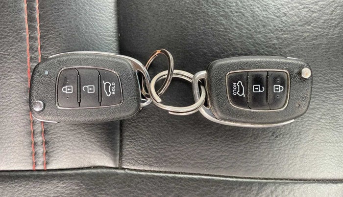 2018 Hyundai Creta E PLUS 1.6 PETROL, Petrol, Manual, 73,474 km, Key Close Up