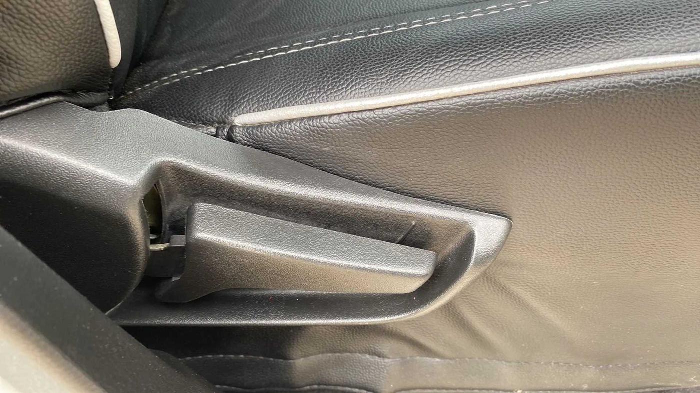 2022 Maruti S PRESSO VXI+, Petrol, Manual, 3,985 km, Driver Side Adjustment Panel