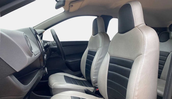 2018 Renault Kwid RXT 1.0 AMT (O), Petrol, Automatic, 26,077 km, Right Side Front Door Cabin