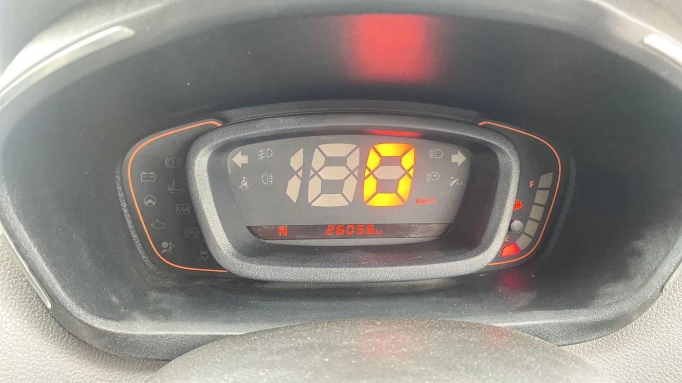 2018 Renault Kwid RXT 1.0 AMT (O), Petrol, Automatic, 26,077 km, Odometer Image