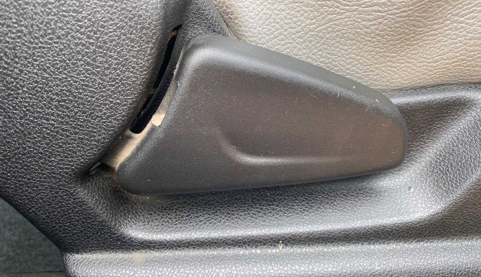 2018 Renault Kwid RXT 1.0 AMT (O), Petrol, Automatic, 26,077 km, Driver Side Adjustment Panel