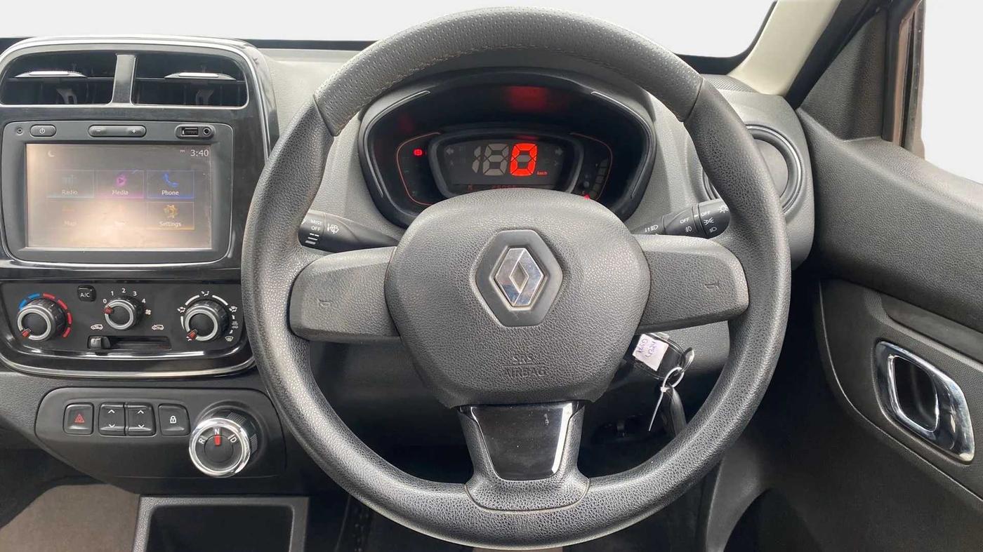 2018 Renault Kwid RXT 1.0 AMT (O), Petrol, Automatic, 26,077 km, Steering Wheel Close Up