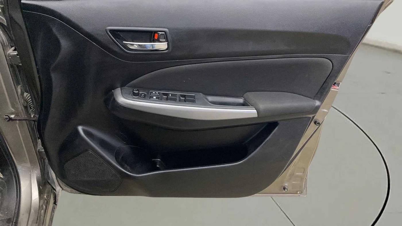 2018 Maruti Swift ZXI PLUS AMT, Petrol, Automatic, 70,478 km, Driver Side Door Panels Control