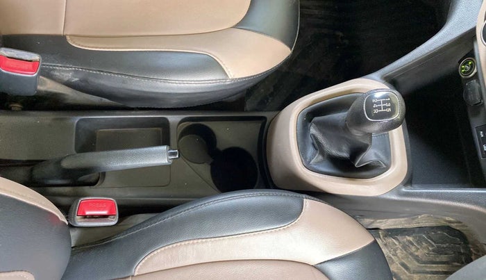 2018 Hyundai Grand i10 MAGNA 1.2 KAPPA VTVT, CNG, Manual, 59,928 km, Gear Lever