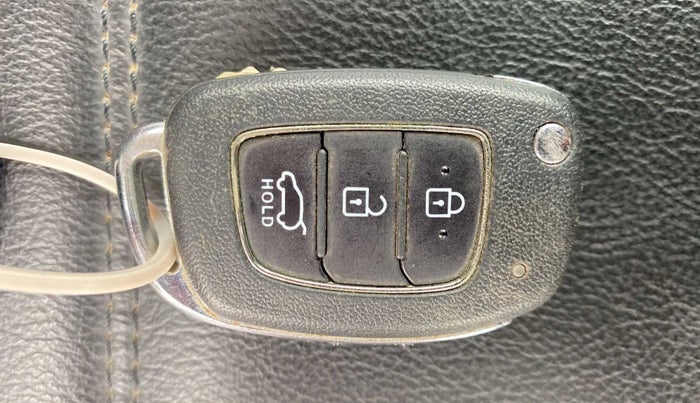 2019 Hyundai VENUE S 1.0 TURBO DCT, Petrol, Automatic, 50,055 km, Key Close Up