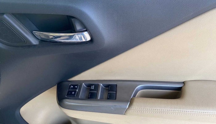 2016 Honda City 1.5L I-VTEC VX (O) MT, Petrol, Manual, 45,328 km, Driver Side Door Panels Control