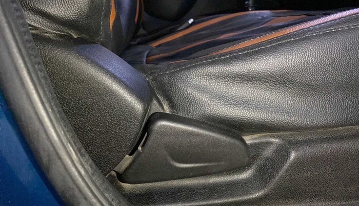 2021 Renault Kwid CLIMBER 1.0 (O), Petrol, Manual, 12,145 km, Driver Side Adjustment Panel