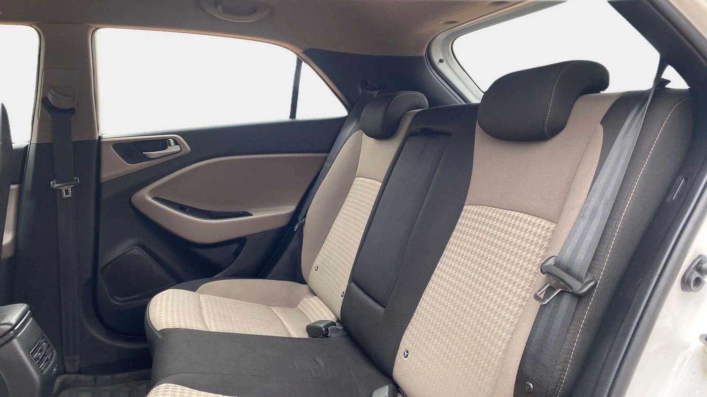 2019 Hyundai Elite i20 ASTA 1.4 CRDI (O), Diesel, Manual, 32,332 km, Right Side Rear Door Cabin