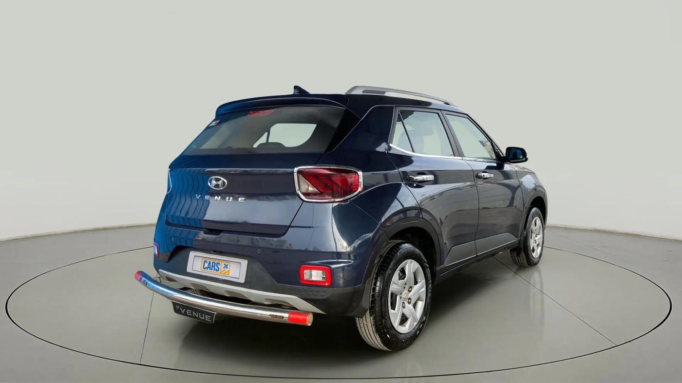 2020 Hyundai VENUE S+ 1.2, Petrol, Manual, 44,438 km, Right Back Diagonal