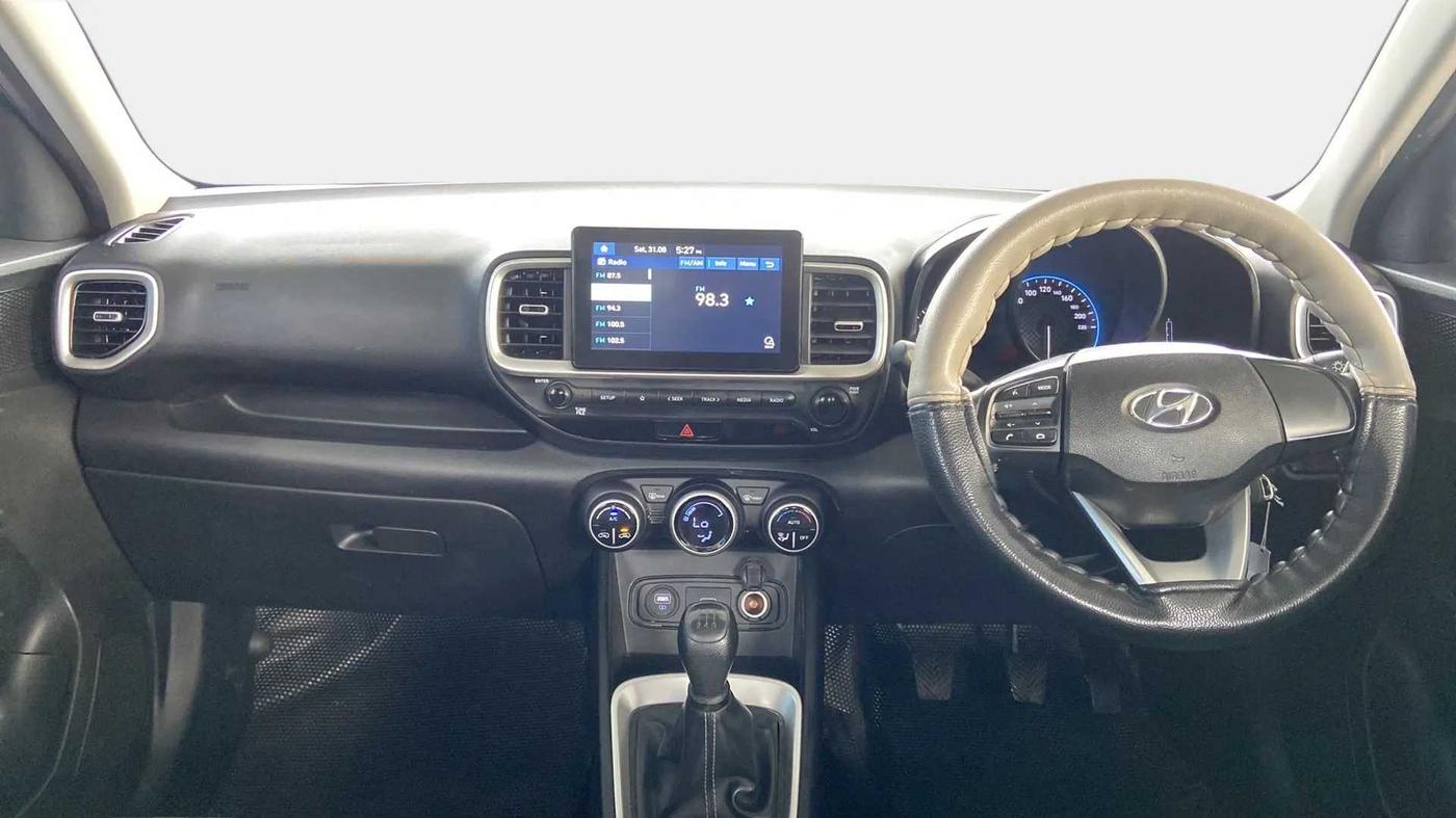2020 Hyundai VENUE S+ 1.2, Petrol, Manual, 44,438 km, Dashboard