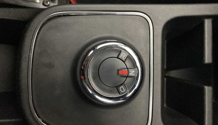 2022 Renault Kwid RXT 1.0 AMT (O), Petrol, Automatic, 7,603 km, Gear Lever