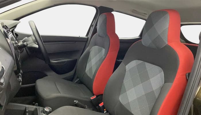 2022 Renault Kwid RXT 1.0 AMT (O), Petrol, Automatic, 7,603 km, Right Side Front Door Cabin