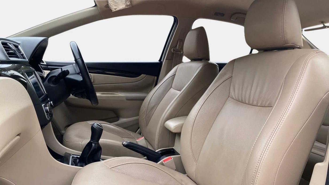 2016 Maruti Ciaz ZDI+ SHVS, Diesel, Manual, 57,061 km, Right Side Front Door Cabin
