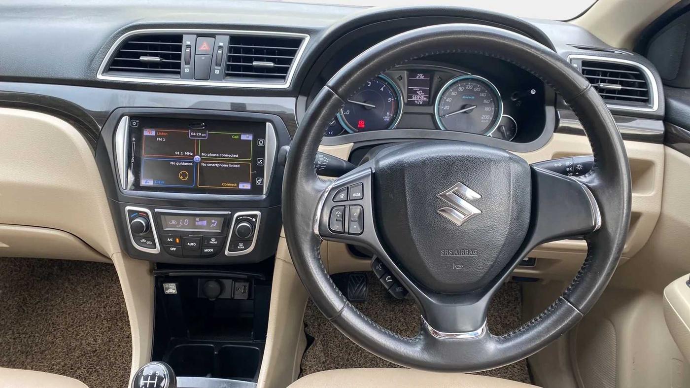 2016 Maruti Ciaz ZDI+ SHVS, Diesel, Manual, 57,061 km, Steering Wheel Close Up