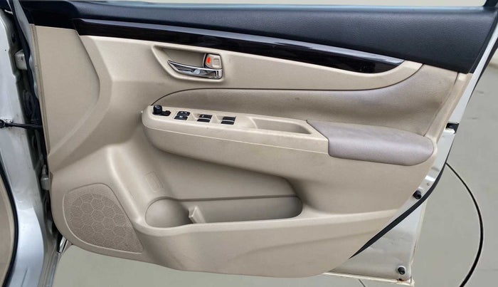 2016 Maruti Ciaz ZDI+ SHVS, Diesel, Manual, 57,061 km, Driver Side Door Panels Control