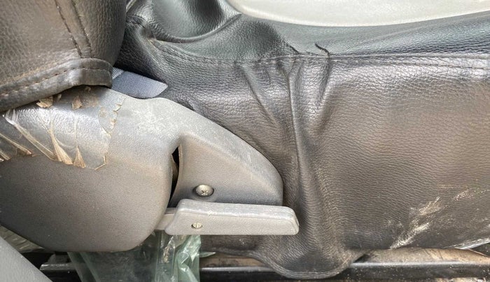 2015 Maruti Alto 800 LXI, Petrol, Manual, 32,128 km, Driver Side Adjustment Panel