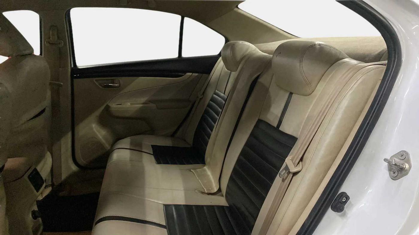 2015 Maruti Ciaz VXI+, Petrol, Manual, 63,184 km, Right Side Rear Door Cabin