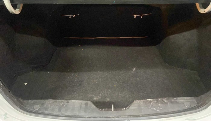 2015 Maruti Ciaz VXI+, Petrol, Manual, 63,184 km, Boot Inside
