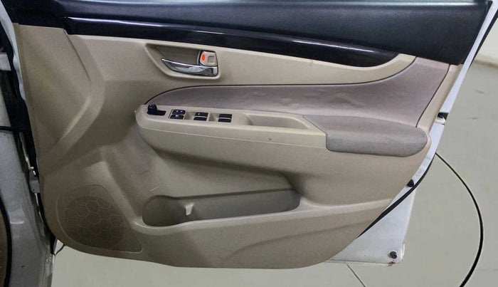 2015 Maruti Ciaz VXI+, Petrol, Manual, 63,184 km, Driver Side Door Panels Control