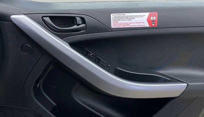 2022 Tata NEXON XMA SUNROOF DIESEL, Diesel, Automatic, 27,974 km, Driver Side Door Panels Control