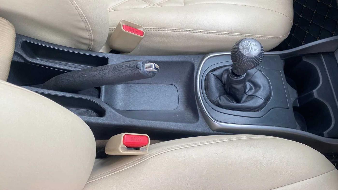 2015 Honda City 1.5L I-VTEC V MT, Petrol, Manual, 61,850 km, Gear Lever
