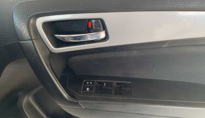 2020 Maruti Vitara Brezza ZXI PLUS, Petrol, Manual, 76,639 km, Driver Side Door Panels Control