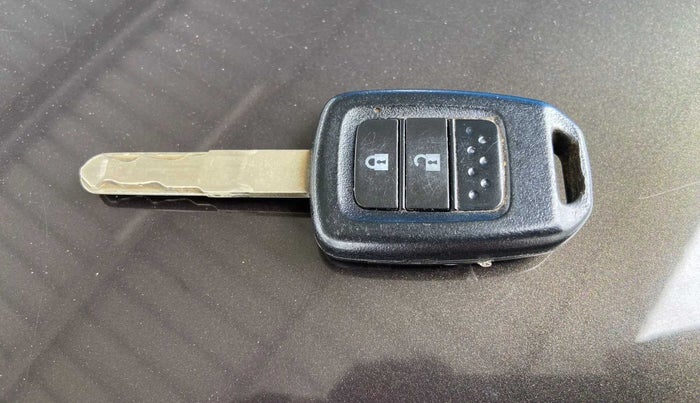 2018 Honda WR-V 1.2L I-VTEC VX MT, Petrol, Manual, 66,898 km, Key Close Up