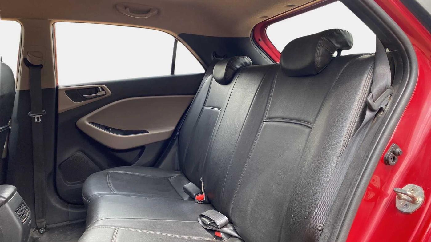 2017 Hyundai Elite i20 ASTA 1.2 (O), Petrol, Manual, 38,512 km, Right Side Rear Door Cabin