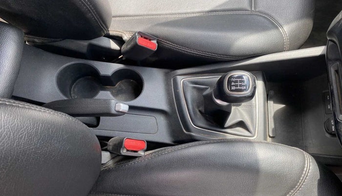 2017 Hyundai Elite i20 ASTA 1.2 (O), Petrol, Manual, 38,512 km, Gear Lever