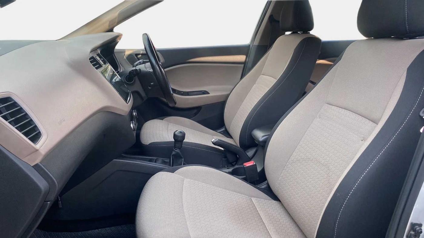 2016 Hyundai Elite i20 ASTA 1.2, Petrol, Manual, 97,972 km, Right Side Front Door Cabin