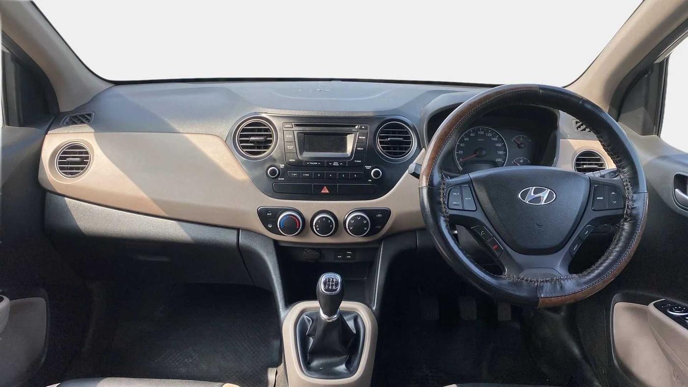 2015 Hyundai Grand i10 SPORTZ 1.2 KAPPA VTVT, Petrol, Manual, 63,198 km, Dashboard