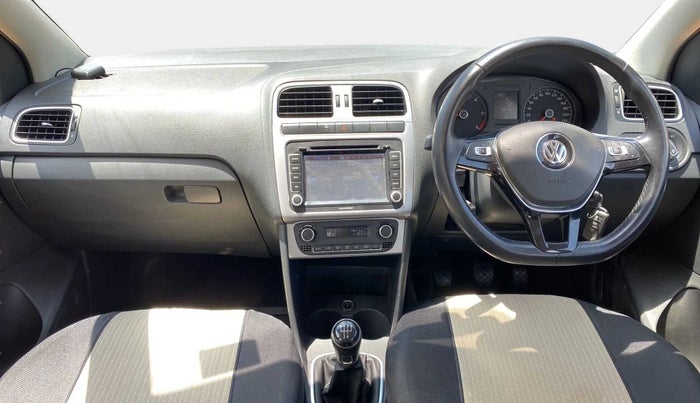 2014 Volkswagen Polo HIGHLINE1.5L, Diesel, Manual, 43,680 km, Dashboard