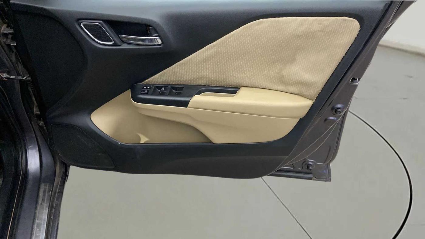 2018 Honda City 1.5L I-VTEC V MT, Petrol, Manual, 42,699 km, Driver Side Door Panels Control