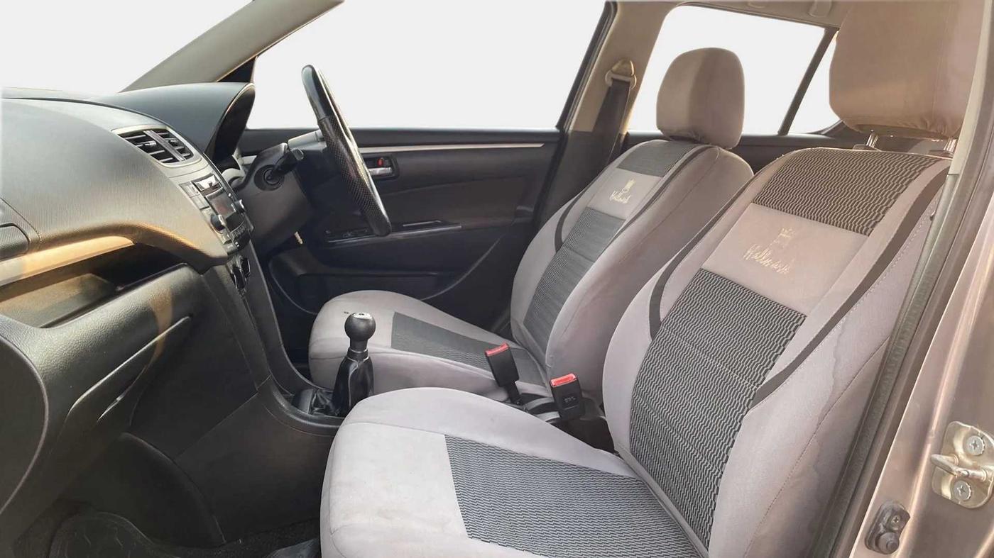 2016 Maruti Swift VXI, Petrol, Manual, 46,564 km, Right Side Front Door Cabin