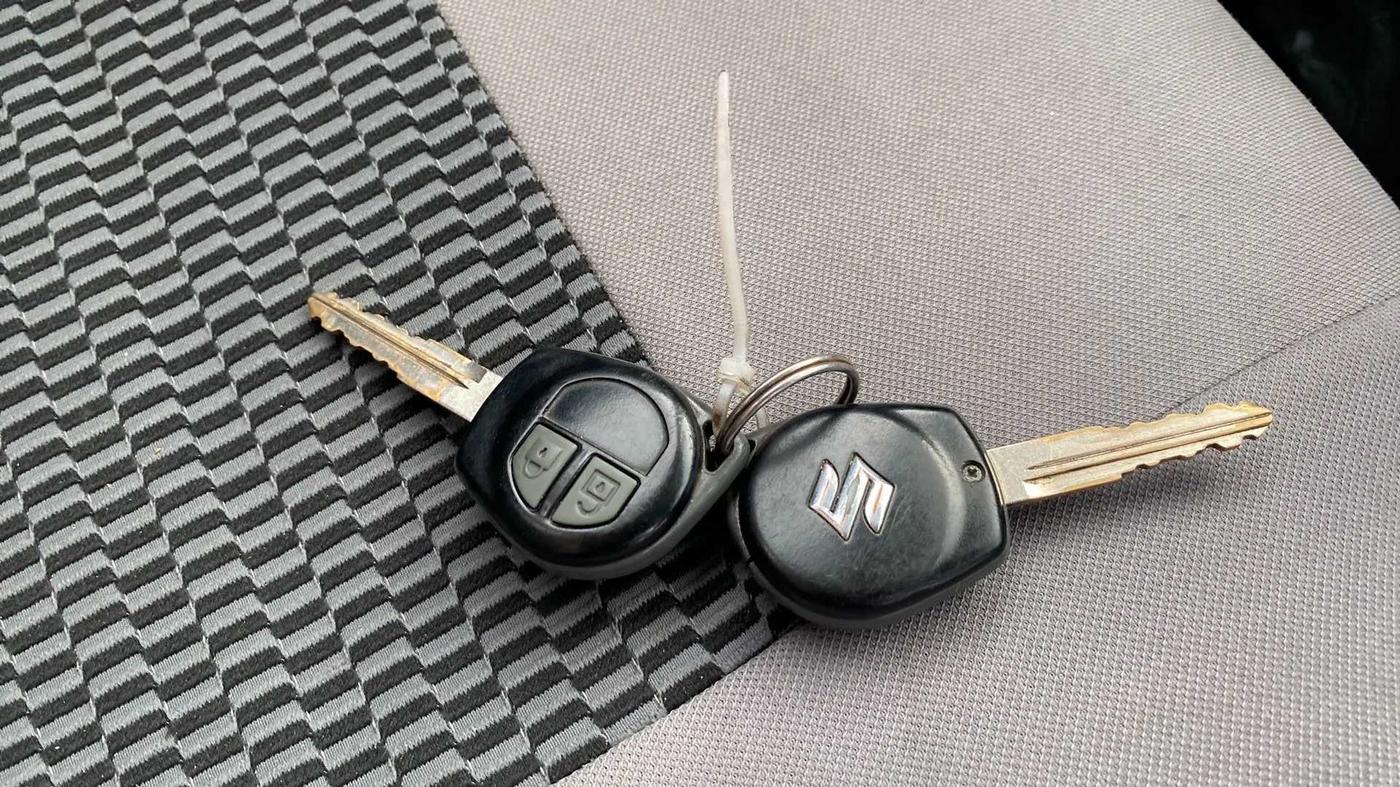 2016 Maruti Swift VXI, Petrol, Manual, 46,564 km, Key Close Up