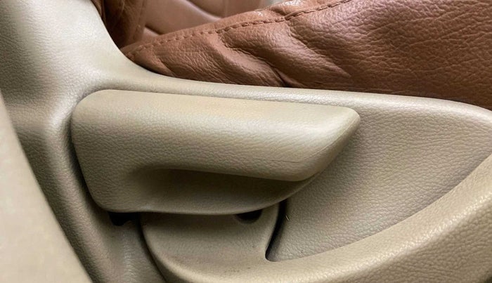 2014 Honda Brio S MT, Petrol, Manual, 69,598 km, Driver Side Adjustment Panel