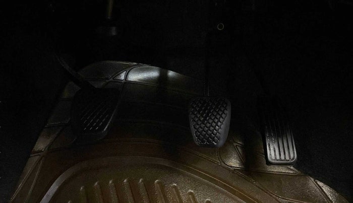 2014 Honda Brio S MT, Petrol, Manual, 69,598 km, Pedals