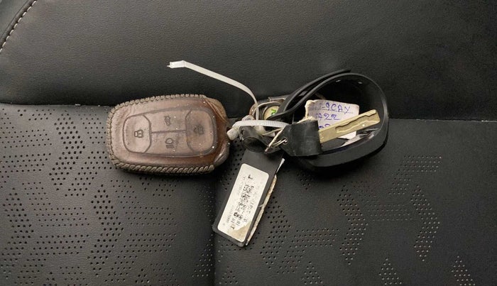 2022 Tata ALTROZ XZA PLUS, Petrol, Automatic, 15,833 km, Key Close Up