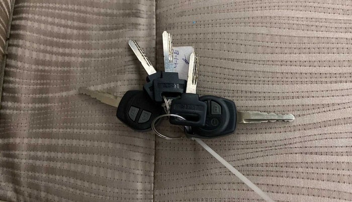 2017 Maruti Dzire VXI, Petrol, Manual, 81,715 km, Key Close Up