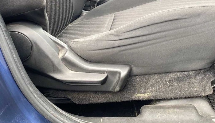2018 Maruti Swift LXI, Petrol, Manual, 78,397 km, Driver Side Adjustment Panel