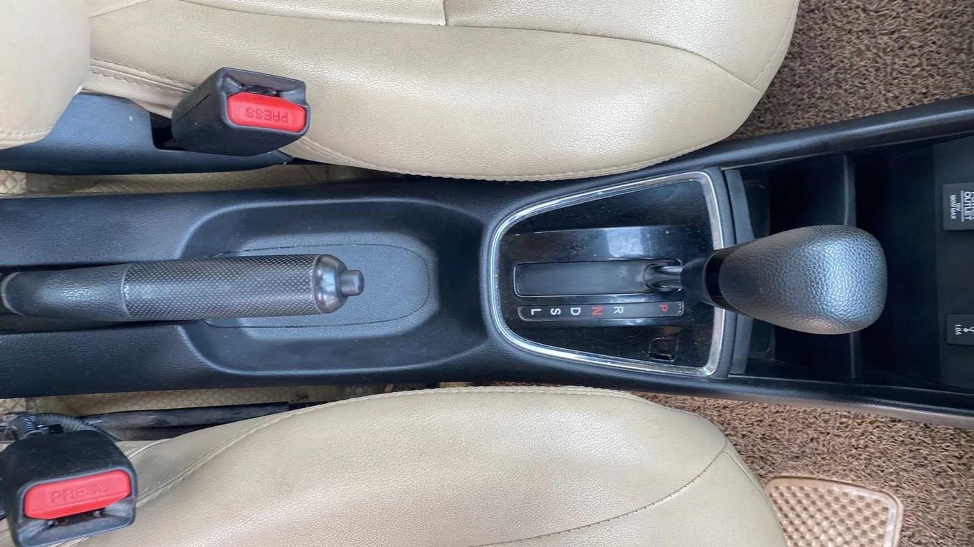 2018 Honda Amaze 1.5L I-DTEC V CVT, Diesel, Automatic, 97,932 km, Gear Lever
