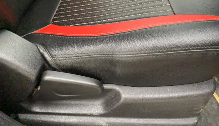 2019 Renault Kwid RXT 1.0 (O), Petrol, Manual, 57,770 km, Driver Side Adjustment Panel