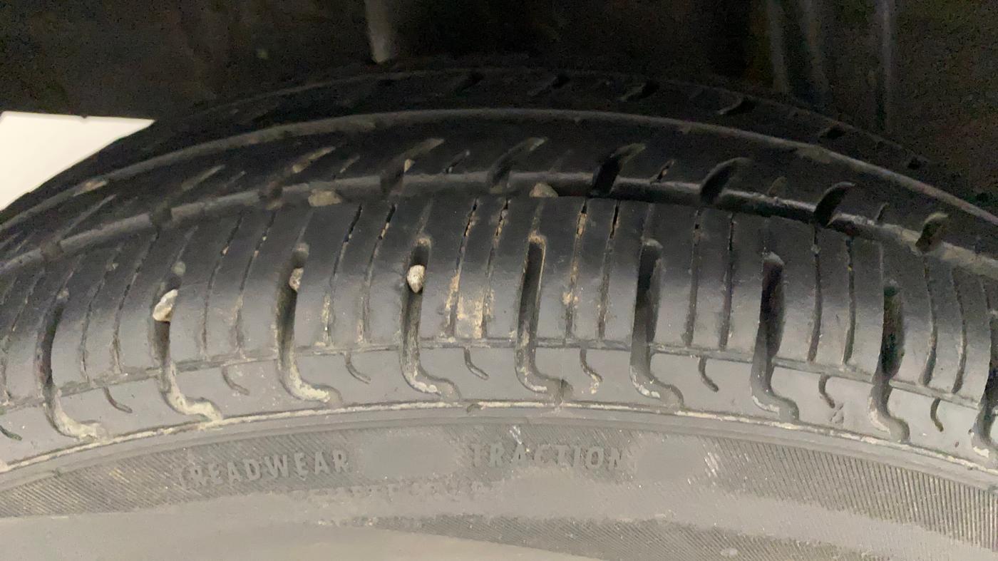 2019 Renault Kwid RXT 1.0 (O), Petrol, Manual, 57,770 km, Right Rear Tyre Tread