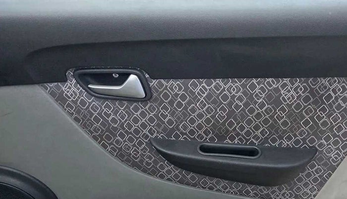 2017 Maruti Alto 800 VXI, Petrol, Manual, 34,005 km, Driver Side Door Panels Control